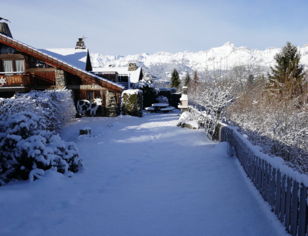 P1020773 605x465 - Chalet Mont Blanc